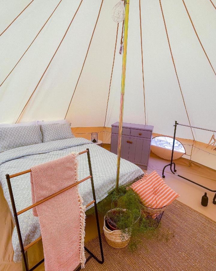 Отель The Hunters Glamping Ciudanovita Экстерьер фото