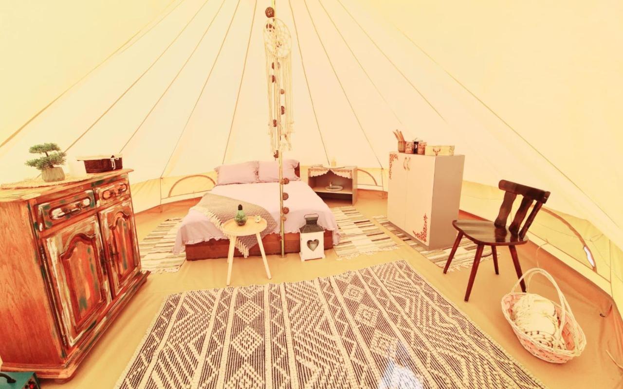 Отель The Hunters Glamping Ciudanovita Экстерьер фото