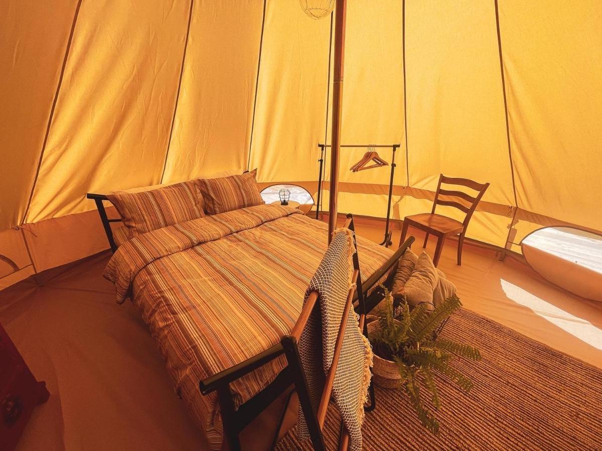Отель The Hunters Glamping Ciudanovita Экстерьер фото