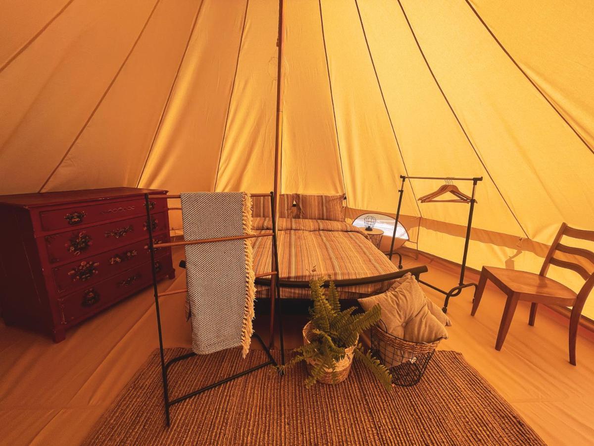 Отель The Hunters Glamping Ciudanovita Экстерьер фото