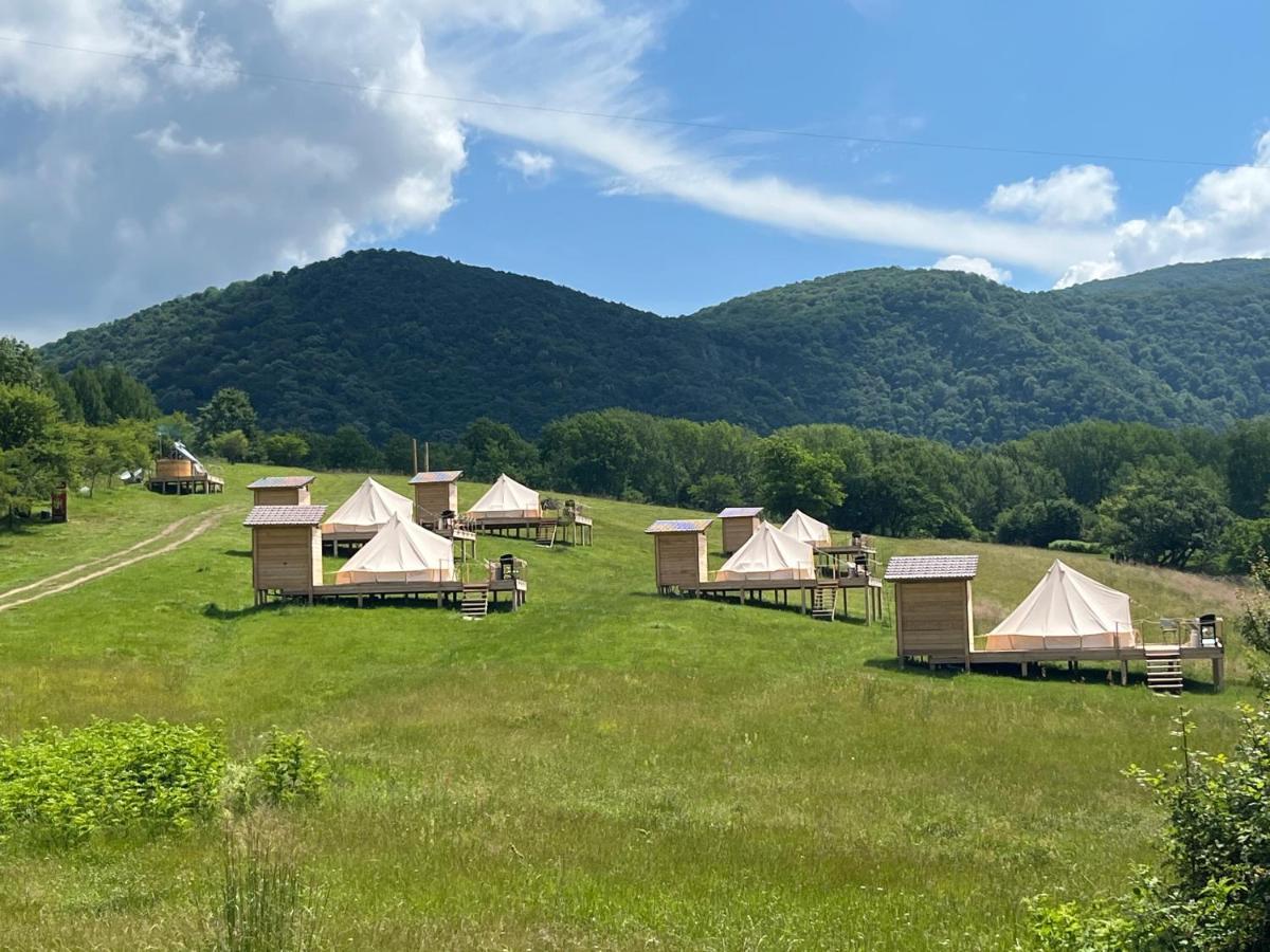 Отель The Hunters Glamping Ciudanovita Экстерьер фото