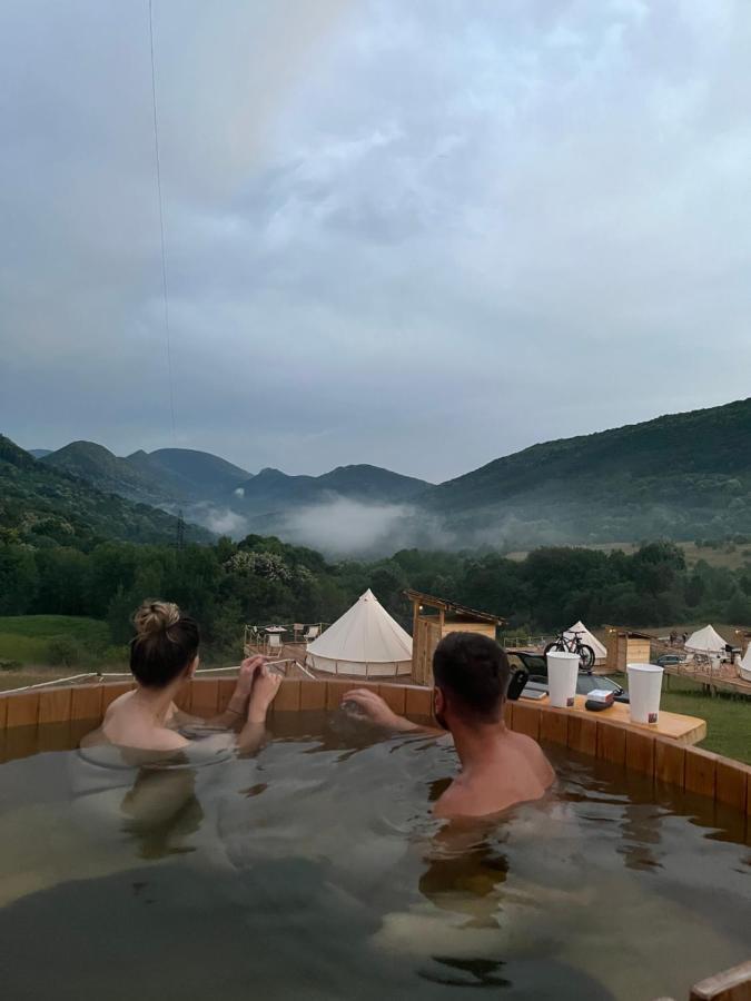 Отель The Hunters Glamping Ciudanovita Экстерьер фото
