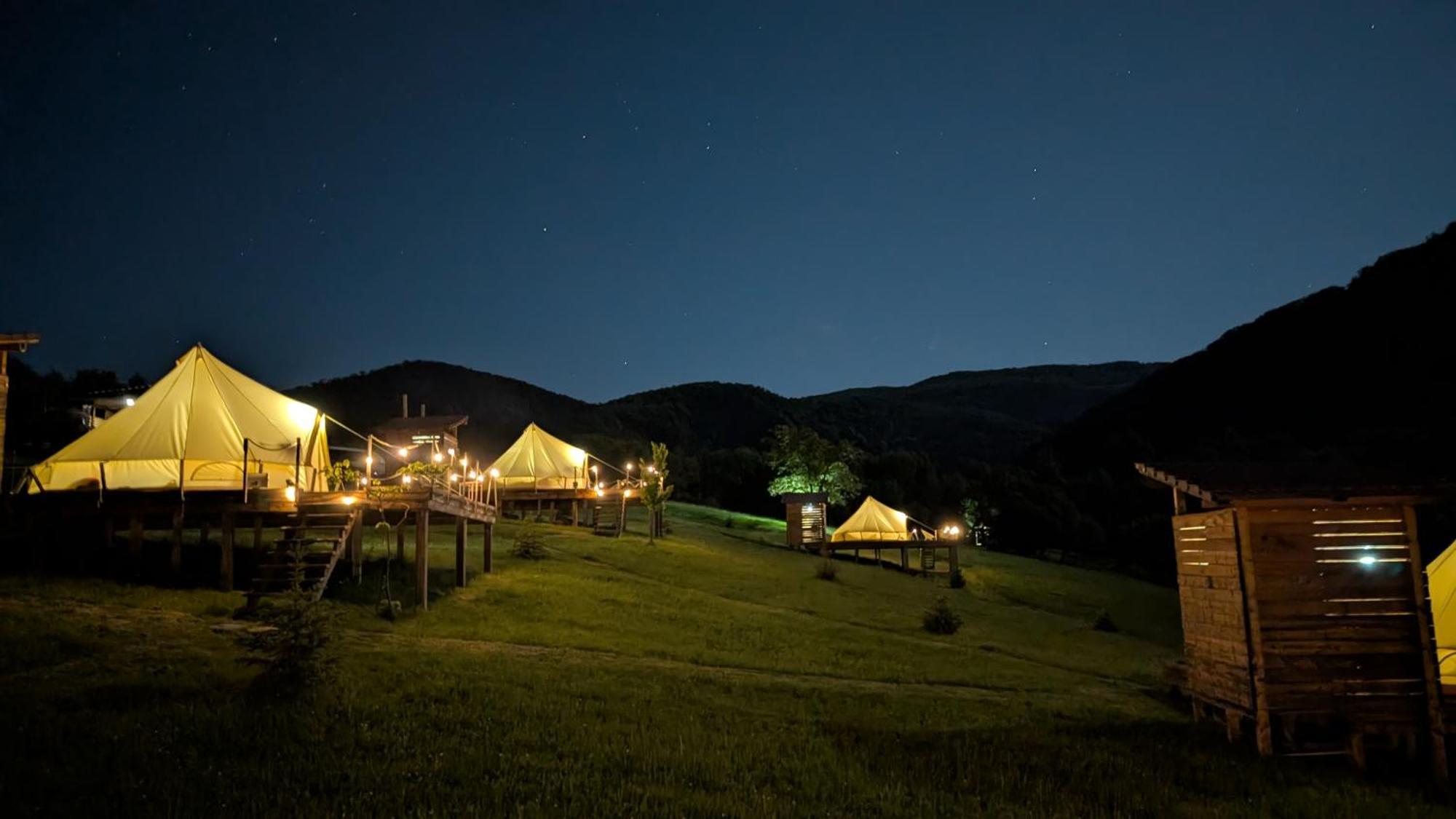 Отель The Hunters Glamping Ciudanovita Экстерьер фото